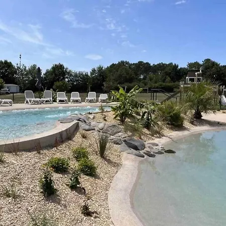 3 Etoiles - Piscine - Efc0aa *
